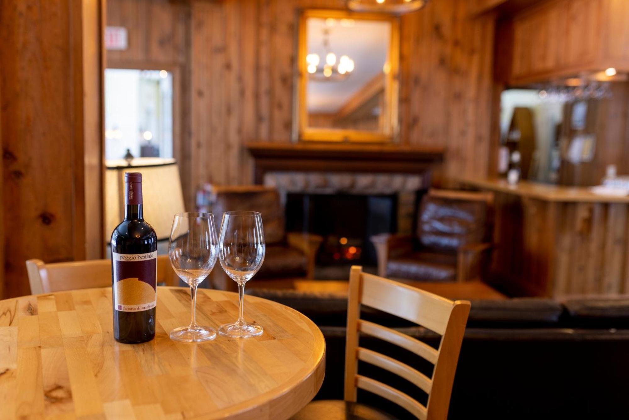 Sherwood Inn Port Carling Exterior photo